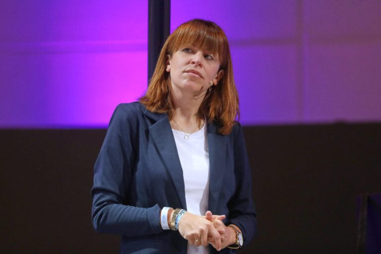 Julia Reuschenbach Augen